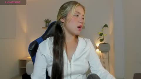 Snapshot of nataly_rodri chatting on July 2026 07:39:01 PM Nataly online show from July 2026 07:39:01 PM