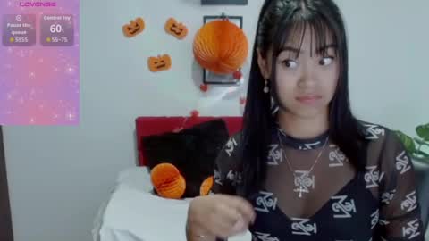 Nataly Escobar online show from October 2025 12:49:01 PM