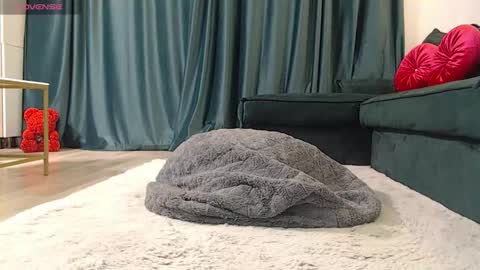 Naty  online show from March 2026 09:52:02 PM