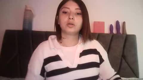 Snapshot of natasha_kein chatting on May 2026 07:52:02 PM natalia online show from May 2026 07:52:02 PM