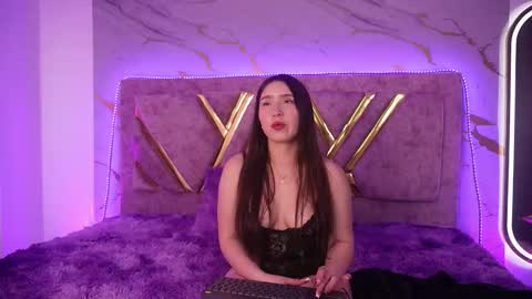 Natasha Vesper  online show from December 2025 01:31:01 PM