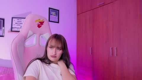 Snapshot of nathalia_ramirez_ chatting on May 2026 04:41:01 AM Nathalia Ramirez online show from May 2026 04:41:01 AM