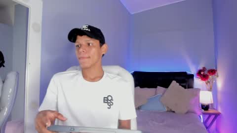 nathalie_moon_ online show from April 2026 01:11:01 PM