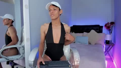 nathalie_moon_ online show from April 2026 02:00:02 PM