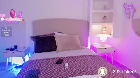 NATHALY  online show from October 2025 10:43:02 AM