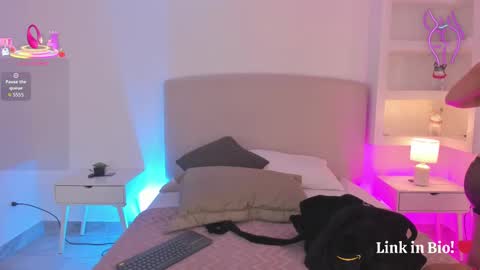 NATHALY  online show from October 2025 10:45:02 AM