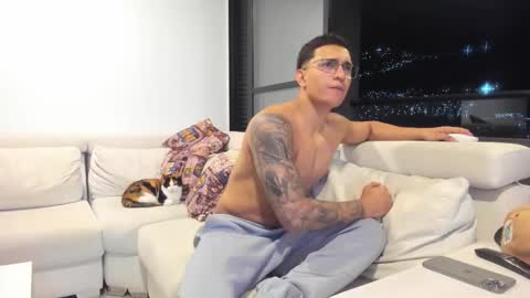 nathan_gross online show from February 2026 01:33:01 AM