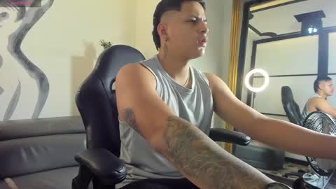 Snapshot of nathannovoa chatting on December 2025 12:21:02 PM Nathan online show from December 2025 12:21:02 PM