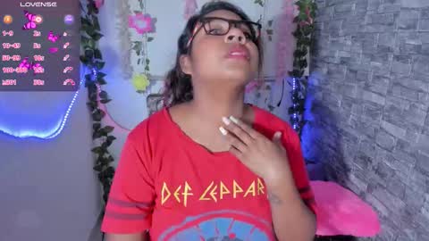 Naty online show from December 2025 08:10:02 AM