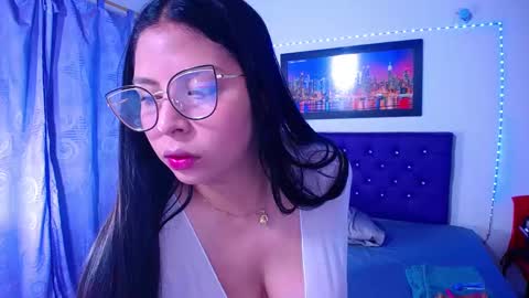  Annie  online show from March 2025 03:13:02 AM