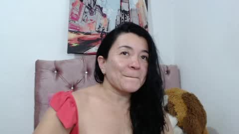 Snapshot of naturally_mature chatting on May 2026 02:18:01 AM Sammy online show from May 2026 02:18:01 AM