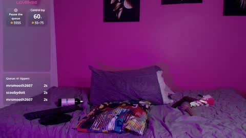 Gwen  online show from January 2025 09:34:01 PM