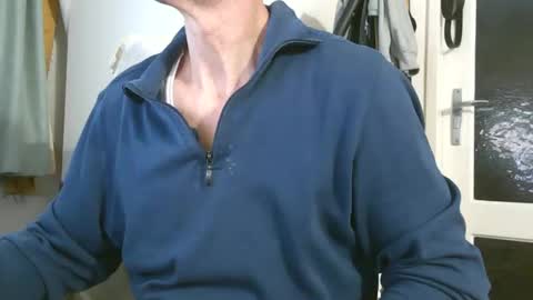 Snapshot of naturista25 chatting on December 2025 02:24:02 PM naturista25 online show from December 2025 02:24:02 PM