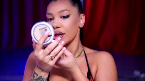 Snapshot of natydesiree chatting on December 2024 06:39:02 PM Naty online show from December 2024 06:39:02 PM