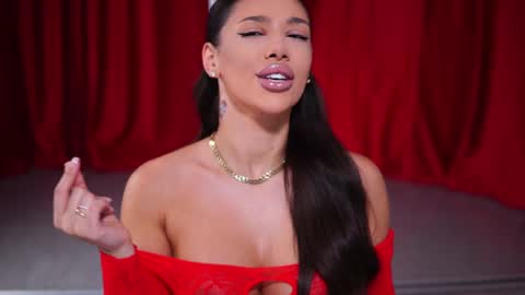 Snapshot of natydesiree chatting on January 2025 07:53:02 PM Naty online show from January 2025 07:53:02 PM