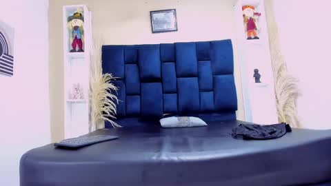 natzuki_ online show from November 2025 11:33:01 AM