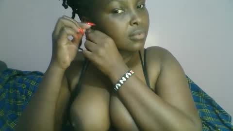 naughti_garlie online show from October 2025 06:08:01 PM