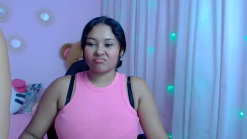 Snapshot of naughty_ariel chatting on February 2025 07:19:02 PM Zoe online show from February 2025 07:19:02 PM