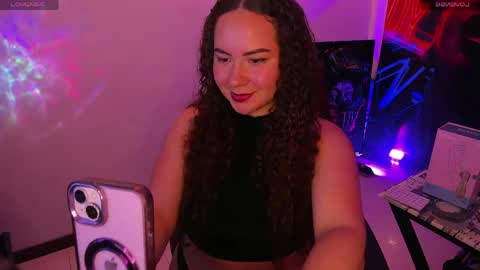 Snapshot of naughty_butt chatting on May 2026 02:39:01 AM Megan online show from May 2026 02:39:01 AM