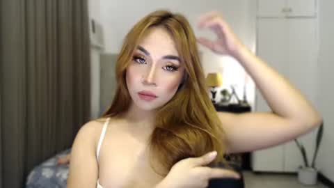 Snapshot of naughty_dreamerxxx chatting on July 2026 07:35:02 AM Queen Jess online show from July 2026 07:35:02 AM