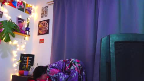 Em  please help me reach 100 thumbs up 3 online show from January 2025 07:15:01 AM