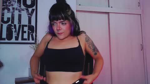 Em  please help me reach 100 thumbs up 3 online show from September 2025 07:46:02 AM