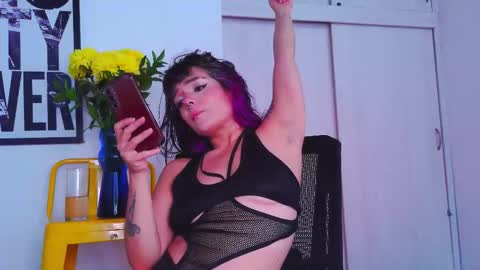 Em  please help me reach 100 thumbs up 3 online show from October 2025 08:31:01 PM