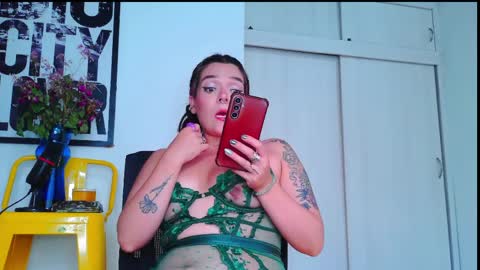 Em  please help me reach 100 thumbs up 3 online show from April 2026 09:01:01 PM