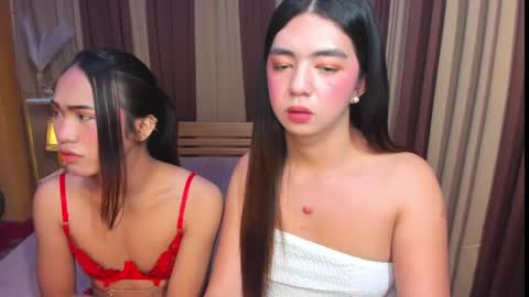Snapshot of naughty_leigh chatting on May 2026 08:22:02 AM LEIGH online show from May 2026 08:22:02 AM