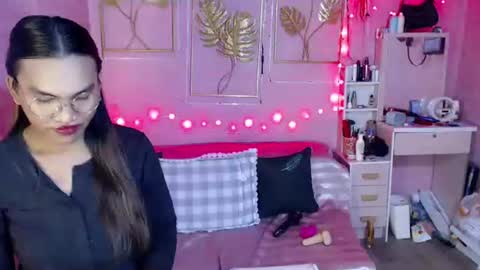 naughty_lorien143 online show from November 2025 12:20:01 PM