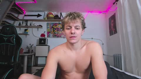 Snapshot of naughty_nik43 chatting on January 2025 07:11:01 PM Nik online show from January 2025 07:11:01 PM