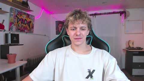 Snapshot of naughty_nik43 chatting on January 2025 03:02:01 PM Nik online show from January 2025 03:02:01 PM