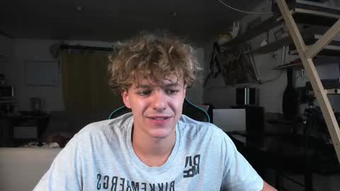 Snapshot of naughty_nik43 chatting on September 2025 05:14:01 PM Nik online show from September 2025 05:14:01 PM