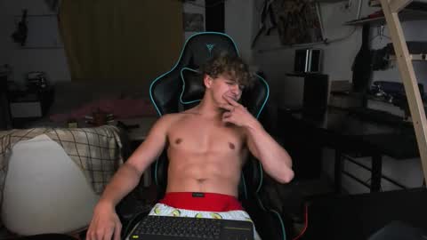 Snapshot of naughty_nik43 chatting on September 2025 07:16:01 PM Nik online show from September 2025 07:16:01 PM