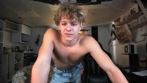 Snapshot of naughty_nik43 chatting on September 2025 09:35:02 AM Nik online show from September 2025 09:35:02 AM