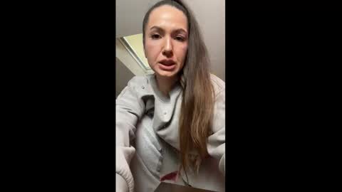 Snapshot of naughty_princesse chatting on November 2025 09:33:01 AM Elena online show from November 2025 09:33:01 AM