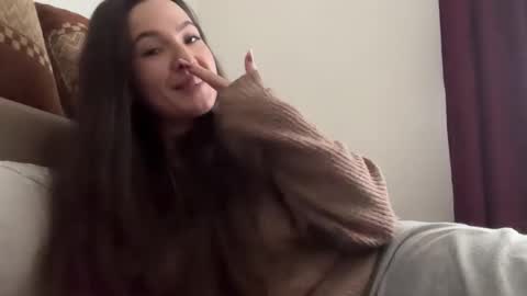 Snapshot of naughty_princesse chatting on December 2025 10:46:02 AM Elena online show from December 2025 10:46:02 AM