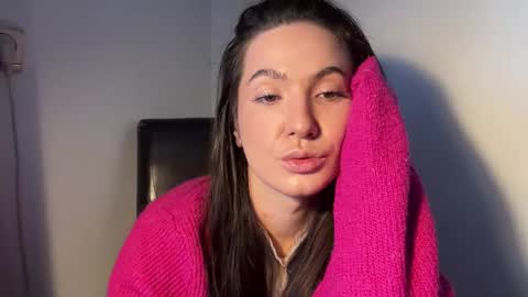 Snapshot of naughty_princesse chatting on December 2025 08:45:01 AM Elena online show from December 2025 08:45:01 AM