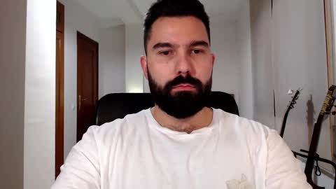 Snapshot of naughtybear_69 chatting on October 2025 10:27:01 AM Tom online show from October 2025 10:27:01 AM