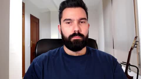 Snapshot of naughtybear_69 chatting on November 2025 10:48:02 AM Tom online show from November 2025 10:48:02 AM