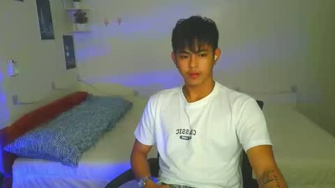 Snapshot of naughtyboylouie chatting on September 2025 12:22:02 AM Loue online show from September 2025 12:22:02 AM