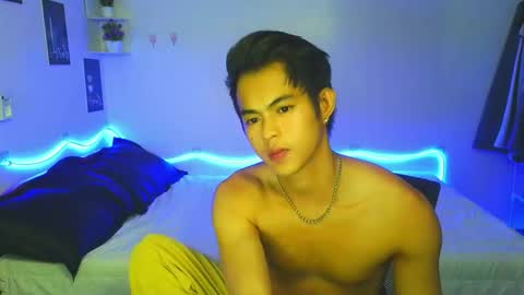 Snapshot of naughtyboylouie chatting on October 2025 11:10:02 AM Loue online show from October 2025 11:10:02 AM