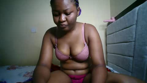Snapshot of naughtybrownny chatting on June 2026 09:56:01 AM MUMU online show from June 2026 09:56:01 AM