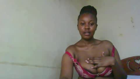 Snapshot of naughtygee100 chatting on February 2026 01:18:01 PM Shee online show from February 2026 01:18:01 PM