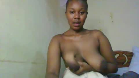 Snapshot of naughtygee100 chatting on February 2026 11:35:01 PM Shee online show from February 2026 11:35:01 PM