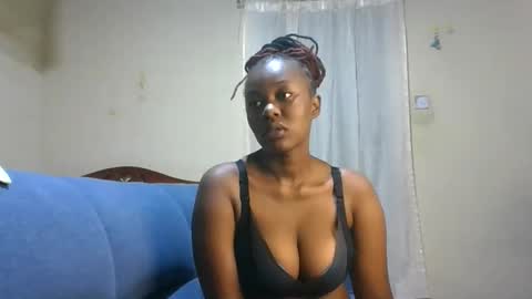 Snapshot of naughtygee100 chatting on June 2026 09:35:02 PM Shee online show from June 2026 09:35:02 PM