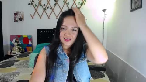 Snapshot of naughtygirl_mmm chatting on April 2026 09:21:02 PM Valeria online show from April 2026 09:21:02 PM