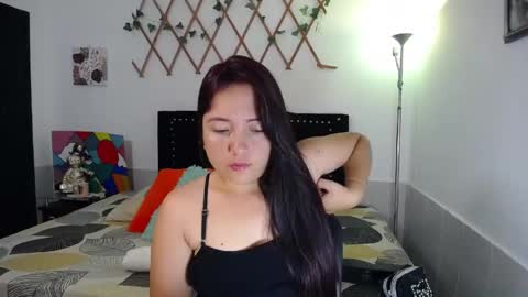 Snapshot of naughtygirl_mmm chatting on June 2026 08:05:02 AM Valeria online show from June 2026 08:05:02 AM