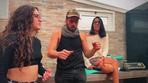 ANDREA STEPH  MIKE online show from December 2025 10:31:01 AM