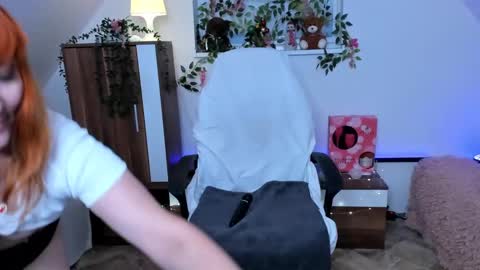 Milana - on air every day except Wednesday from 9 pm to 4 am European time online show from February 2025 12:40:01 AM